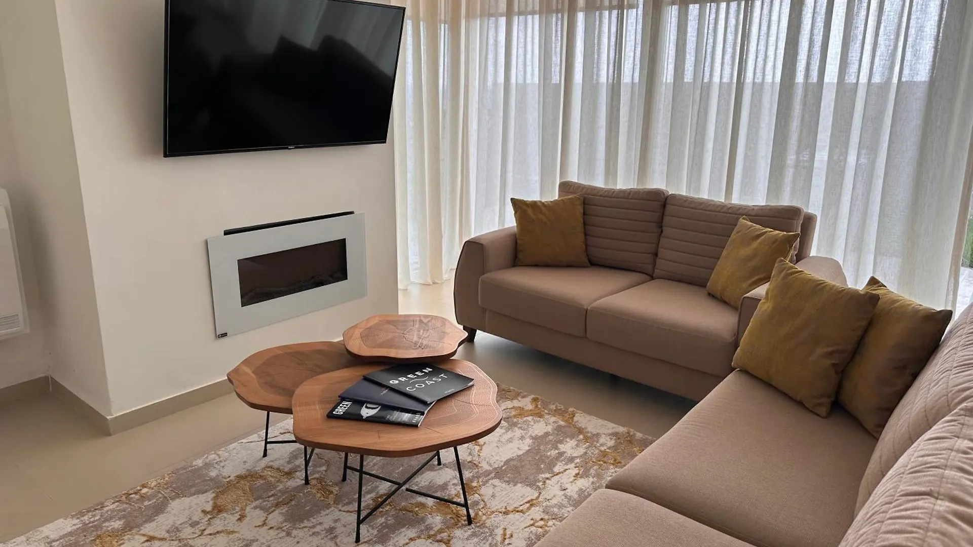 דירה Green Coast Palase Sun Kissed Terrace 1-Bedroom Villa