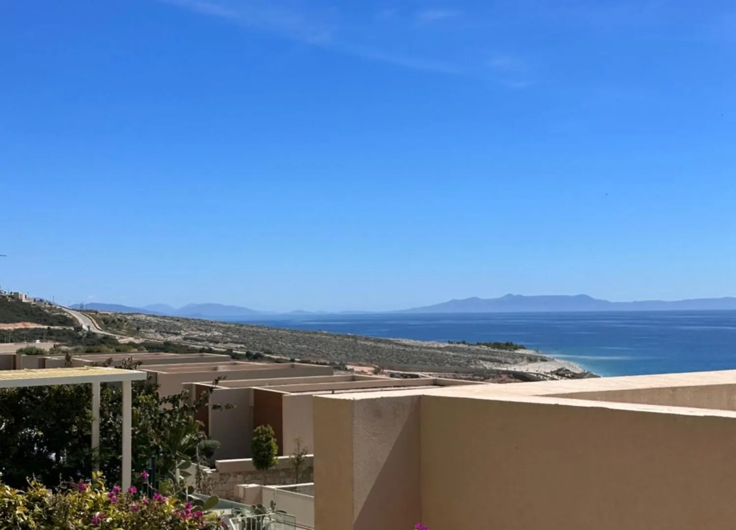 Green Coast Palase Sun Kissed Terrace 1-Bedroom Villa بالاسي